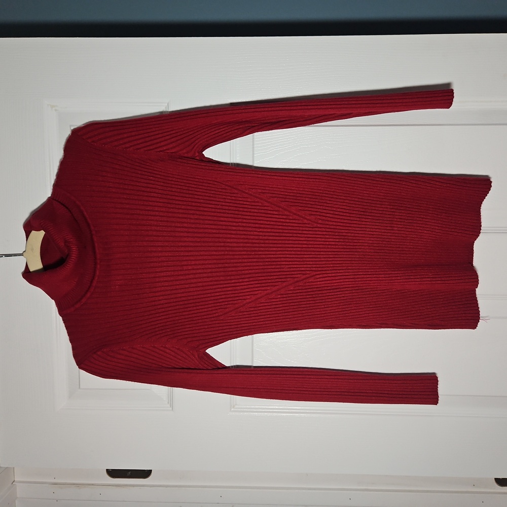 V28 Form-Fitting Turtle Neck Sweater - Red - Size XXL
